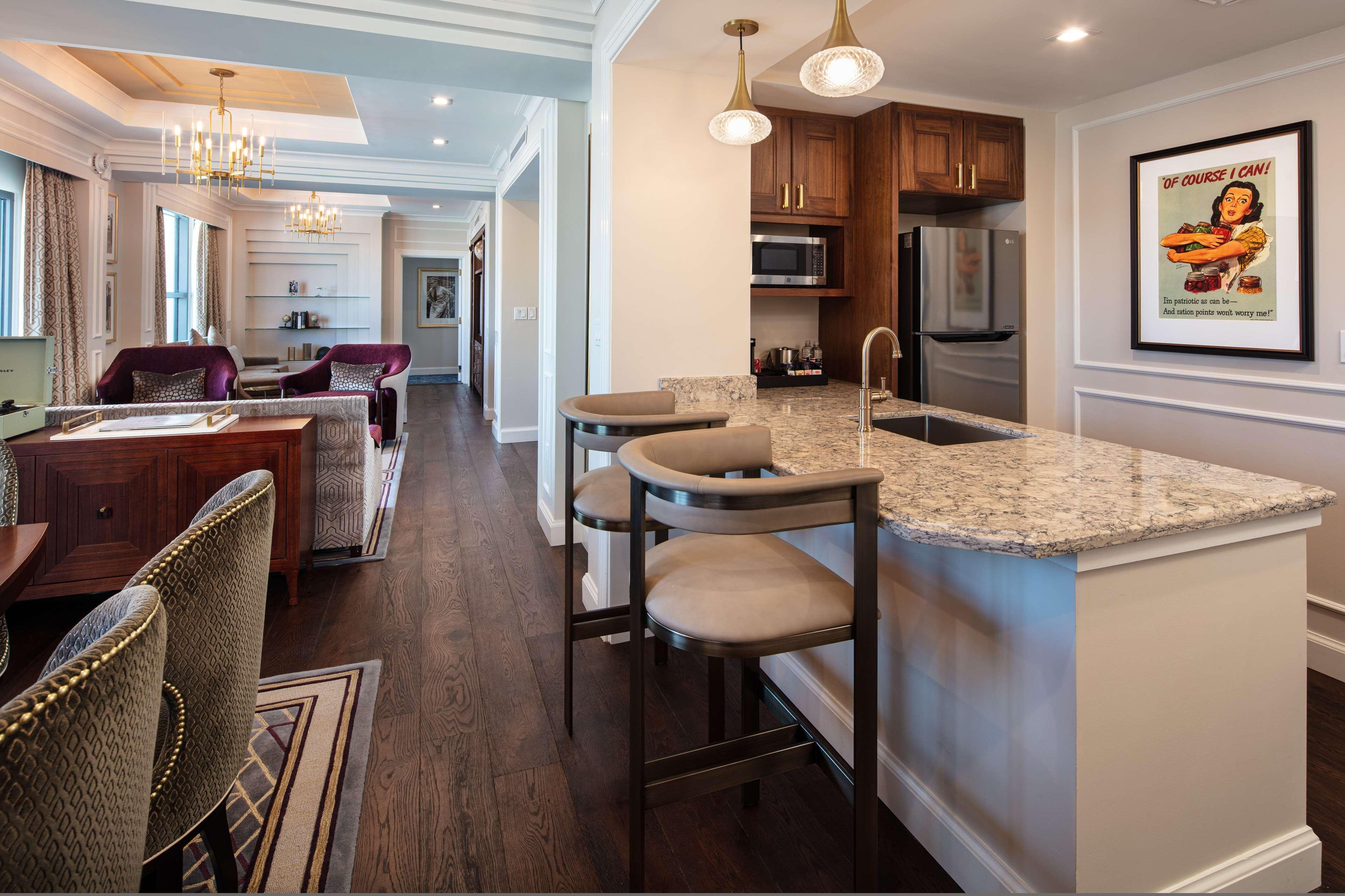 The Higgins Hotel New Orleans, Curio Collection By Hilton Exterior foto